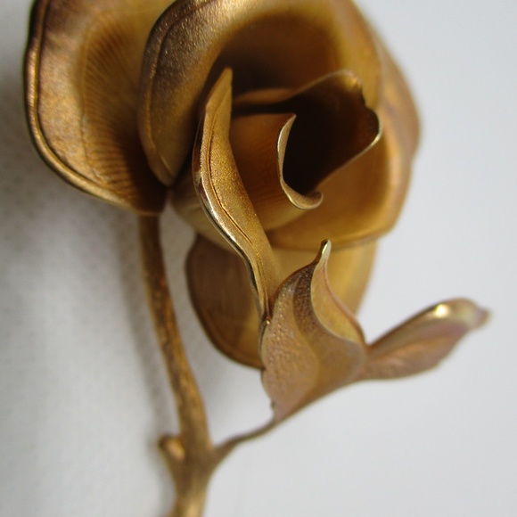 ROSE BROOCH 3 Dimensional Textured Matte Finish - Picture 2 of 8